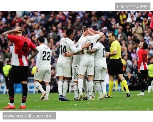 加维引领足球新风潮探索年轻球员的成长与未来发展之路