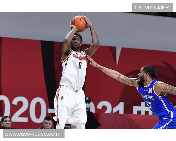 马尚布鲁克斯：从NBA到CBA的传奇之路与篮球梦想的追寻