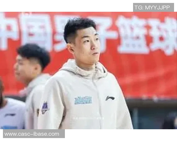 高诗岩的篮球之路：从青涩少年到职业球员的成长历程与心路历程